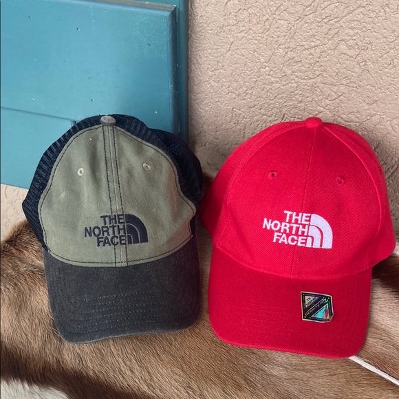 The North Face set of 2‎ caps. - Picture 1 of 3